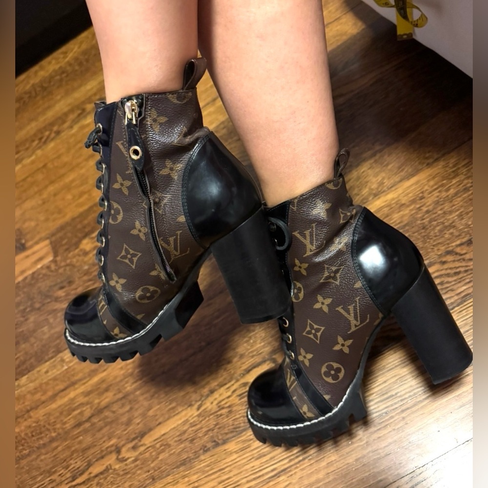 Louis Vuitton Star Trail Brown Ankle Boots lace up - Picture 12 of 15